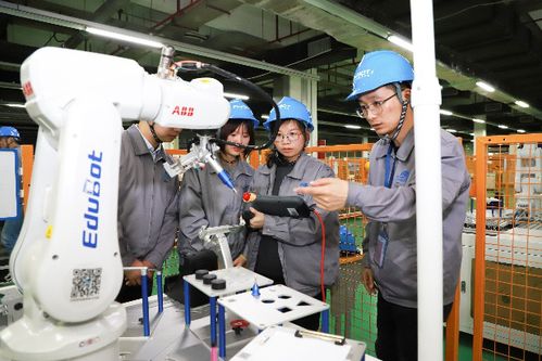 从被吐槽 流水线上的机器人 到被机器人取代,背后的故事令人动容